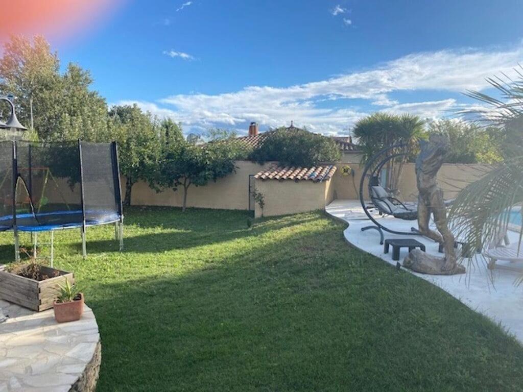 Villa SPA Piscine : entre mer et montagne Foissac  Extérieur photo