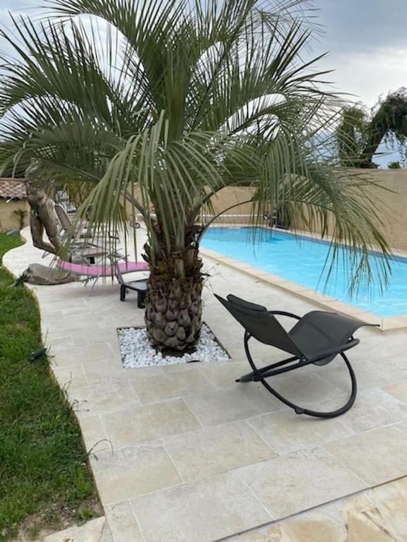Villa SPA Piscine : entre mer et montagne Foissac  Extérieur photo