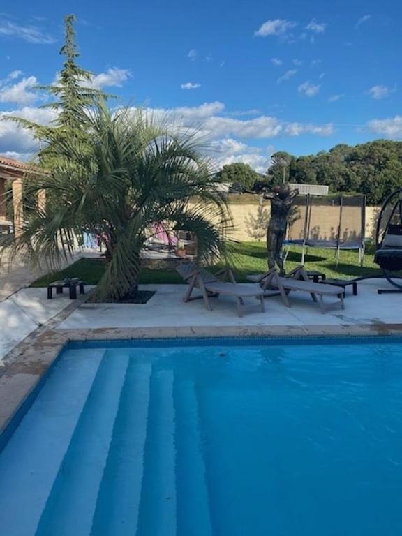 Villa SPA Piscine : entre mer et montagne Foissac  Extérieur photo
