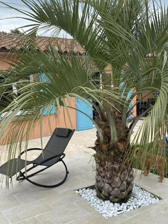 Villa SPA Piscine : entre mer et montagne Foissac  Extérieur photo